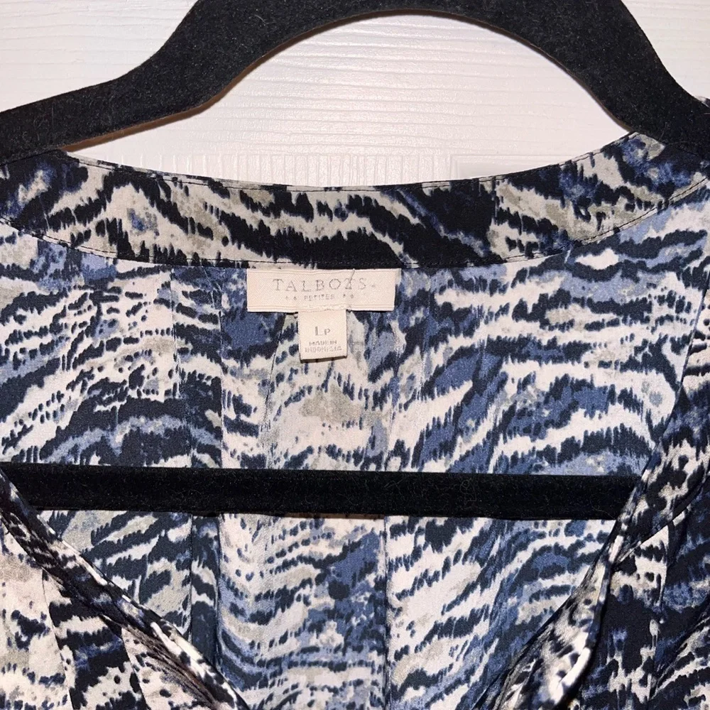 Talbots Black and White Patterned Top Large Petite - Picture 3 of 3